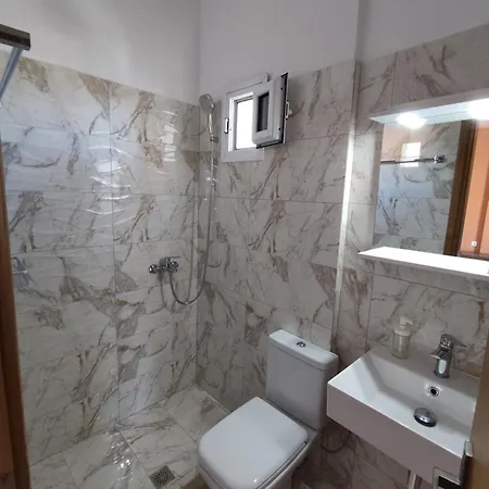 ベッド・アンド・ブレックファスト Kate-mari 3*